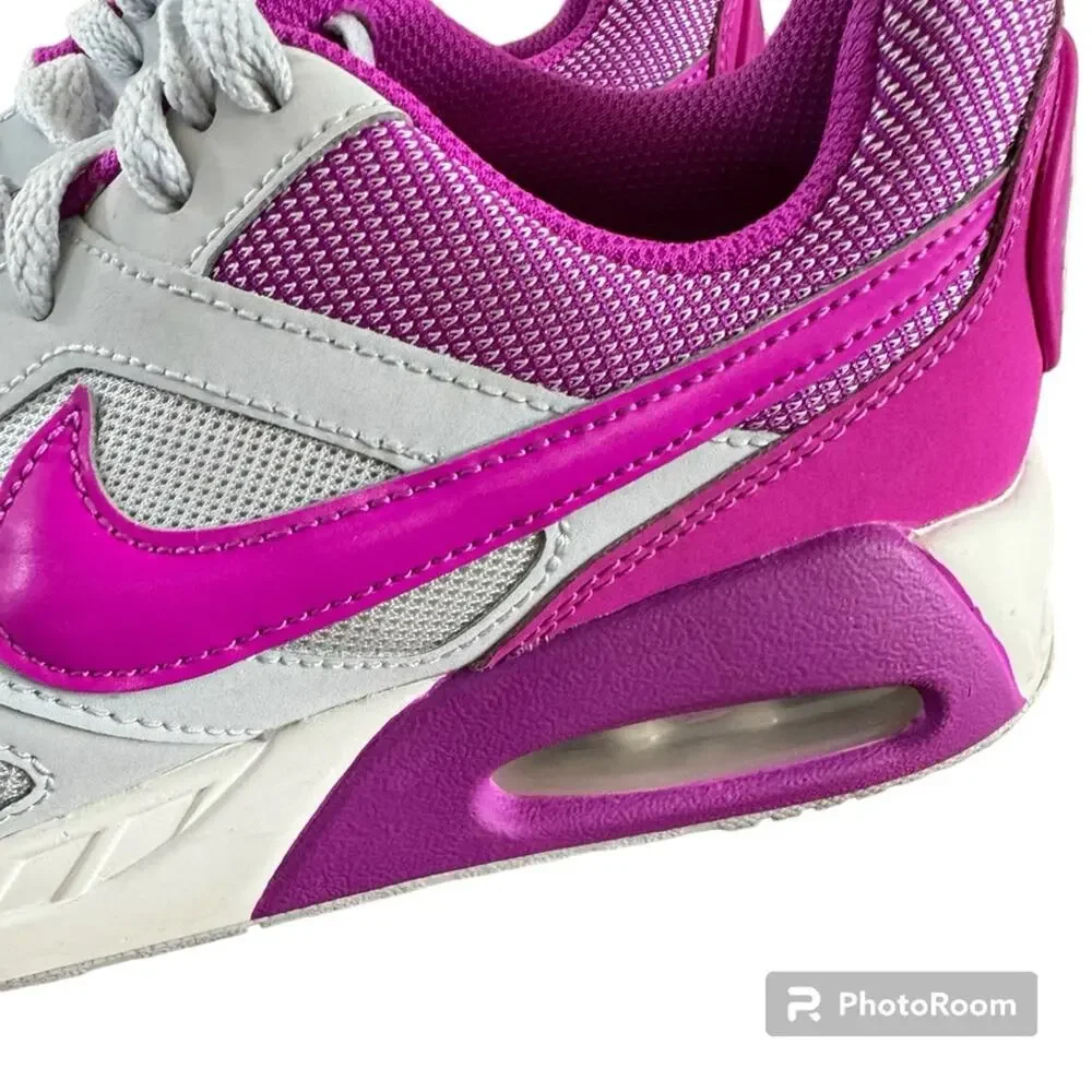 Nike Air Max Ivo Girls’ Size 5.5Y Sneaker Shoes Pure Platinum/Hyper Violet